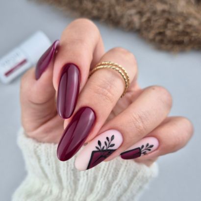 UV VARNISH 243 – LA DIVA - Esmalte híbrido UV/LED, burdeos-rosa rico, colección La Première