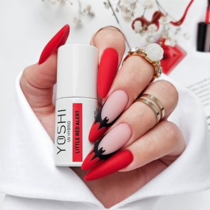 UV VARNISH 601 – LITTLE RED ALERT - Vernis hybride UV/LED, rouge intense classique, collection Essence