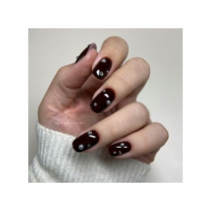 UV VARNISH 137 – MYSTIC MAHOGANY - Vernis hybride UV/LED, teinte acajou mystique intense, collection Free Spirit