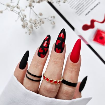 UV VARNISH 601 – LITTLE RED ALERT - Esmalte híbrido UV/LED, rojo intenso clásico, colección Essence